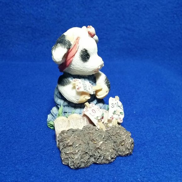Mary's Moo Moos Sowing The Seeds Of Friendship Figurine 207004 Cow In Garden - Picture 3 of 10